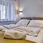 Przy Basenie By Royal Aparts Apartmán