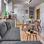 Apartmán Przy Basenie By Royal Aparts