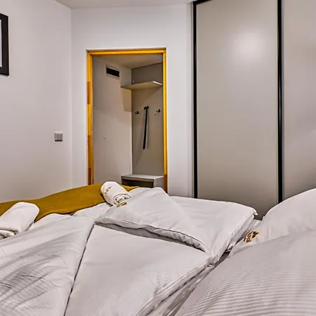 Przy Basenie By Royal Aparts Apartmán